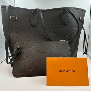 Brand new Louie bag! Bought it in December 2022 not even a year old yet!